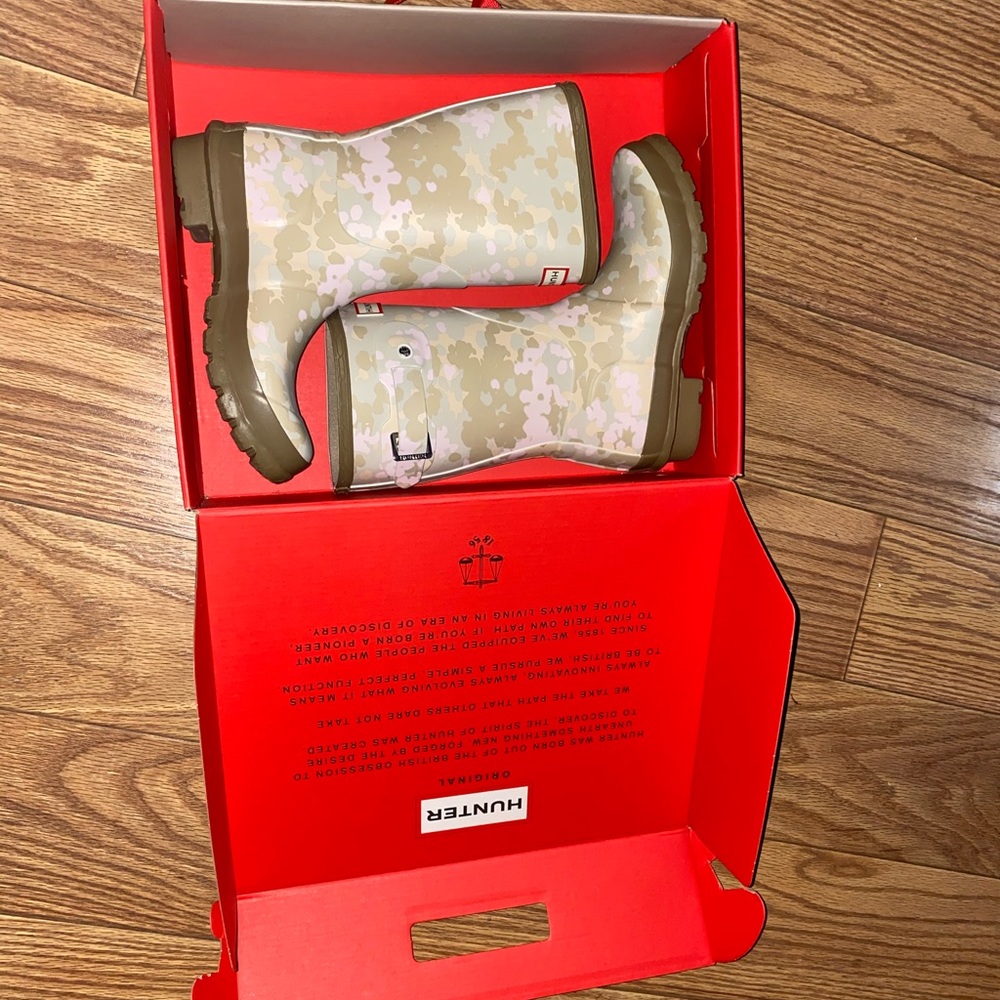 HUNTER BOOTS